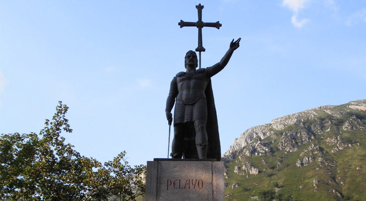 Estatua de Pelayo en Covadonga