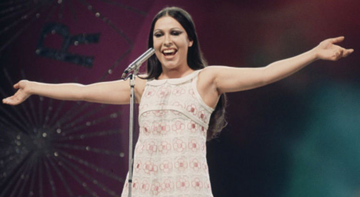Massiel cantando en Eurovisión