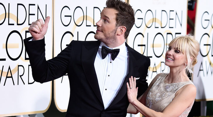 Anna Faris y Chris Pratt en la alfombra rojo de los Golden Globes