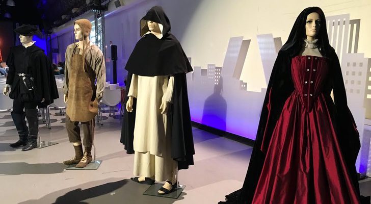 Los trajes que llevarán los personajes de 'La peste'