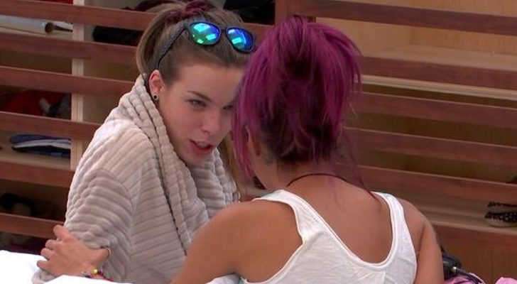 Meri y Bea en la casa de Guadalix