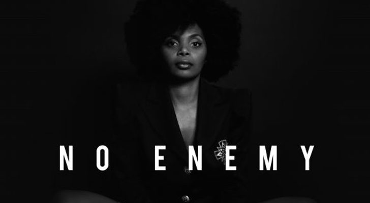 "No Enemy", tema de Brequette