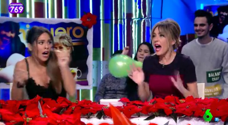 Anna Simón y Cristina Pedroche durante el susto en 'Zapeando'