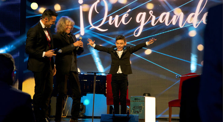 Adrián Martín acompañado por José Mercé y Jesús Vázquez