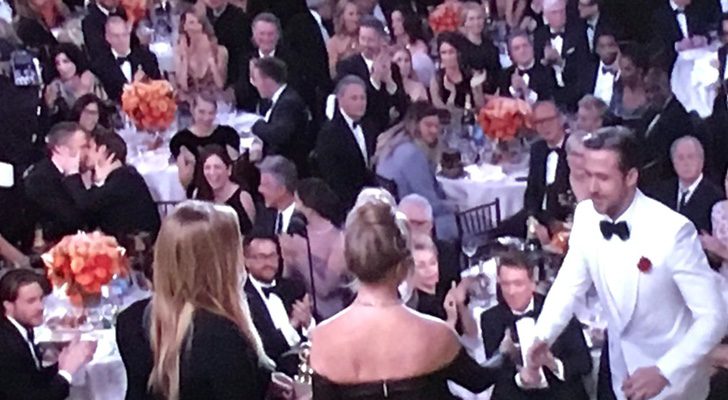 Captura del inesperado beso entre Garfield y Reynolds