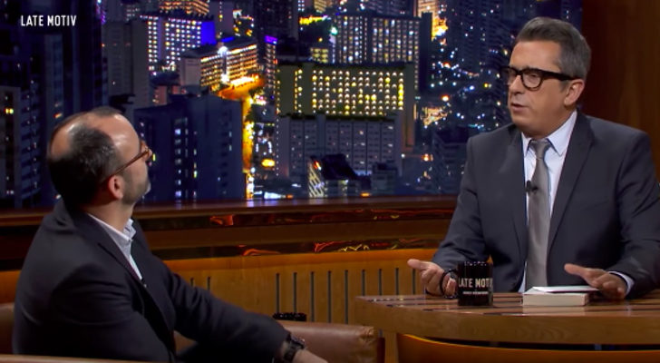 Momento de la entrevista de Andreu Buenafuente a Rafael Santandreu