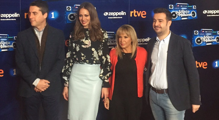 Eva González, la directora de entretenimiento de TVE y los directivos de Zeppelin, en la presentación de 'El gran reto musical'