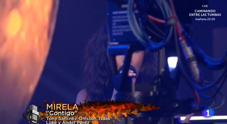 Mirela al inicio de su actuación en 'Objetivo Eurovisión'