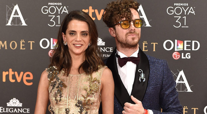 La actriz Macarena Gómez junto con su marido Aldo Comas en los Goya 2017