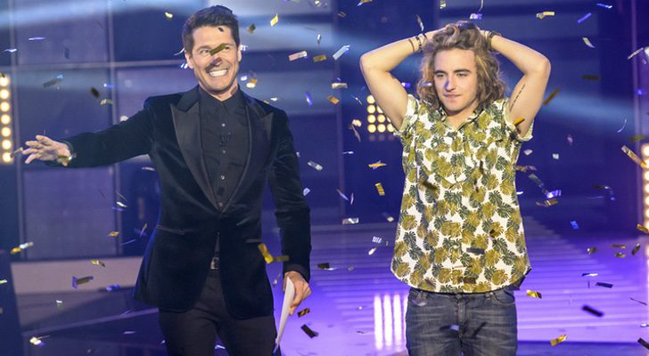 Jaime Cantizano junto a Manel Navarro, ganador de &#39;Objetivo Eurovisión&#39;