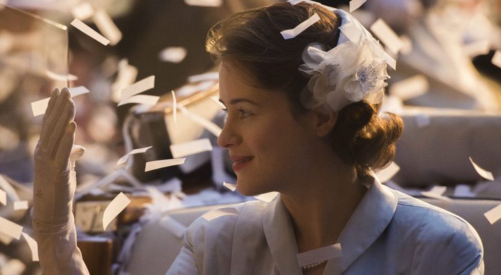 La actriz Claire Foy interpretando a la reina Isabel en 'The Crown'