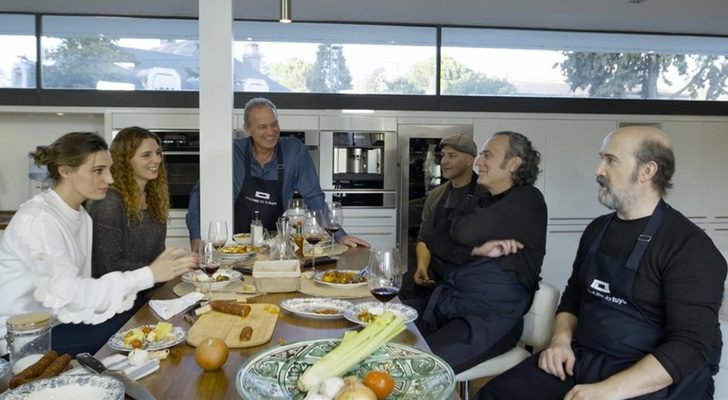 Los actores de 'Es por tu bien' protagonizaron el programa de la polémica