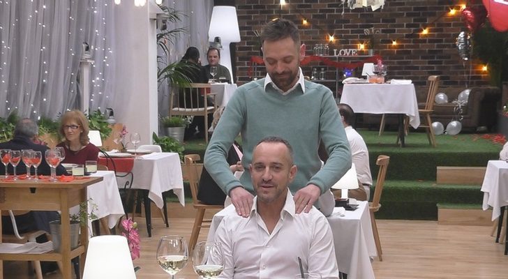 Víctor Sandoval y su pareja Víctor en 'First dates'