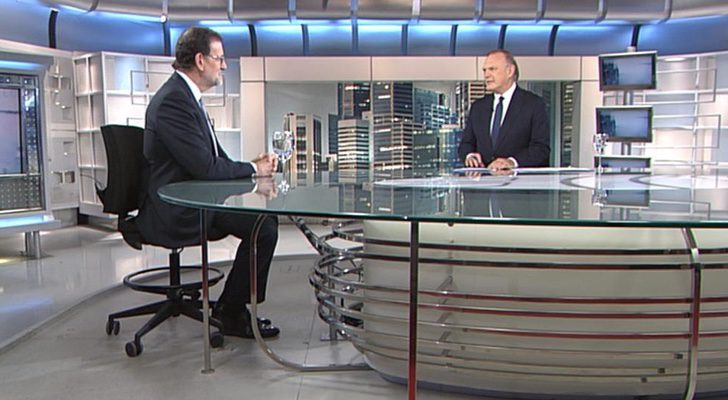 Rajoy durante su entrevista con Piqueras en 'Informativos Telecinco'