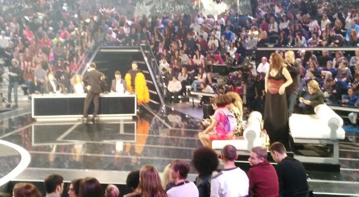 Jurado y concursantes durante una pausa de la semifinal de &#39;Tu cara me suena&#39;