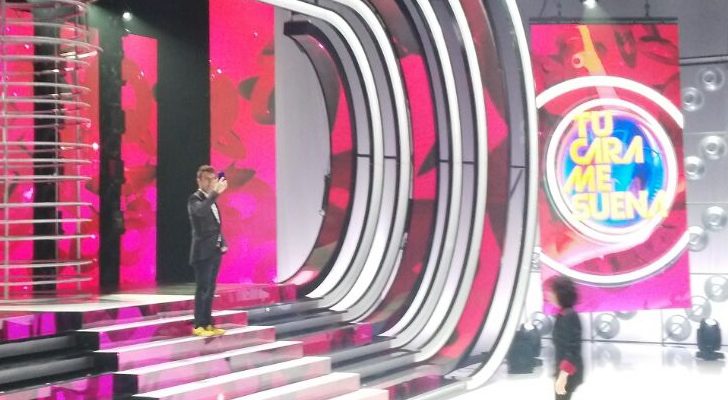 Àngel Llàcer se hace un selfie en la segunda semifinal de &#39;Tu cara me suena&#39;