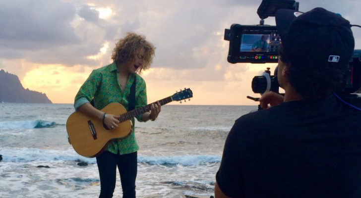 Manel Navarro en la grabación del videoclip de "Do it for your lover"