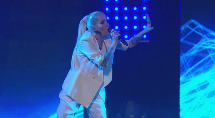 Svala durante su actuación en el 'Söngvakeppnin 2017'