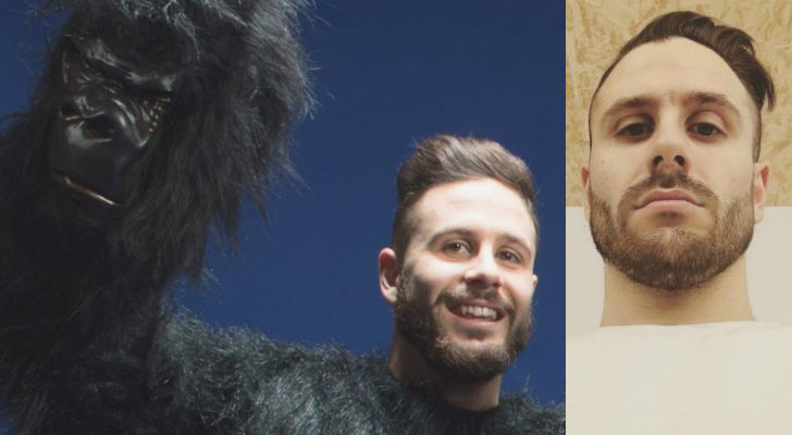 Filippo Ranaldi con el disfraz de mono de "Occidentali's karma"