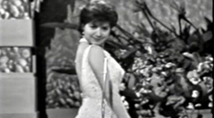 Conchita Bautista en su actuación en el Festival de Eurovisión 1961