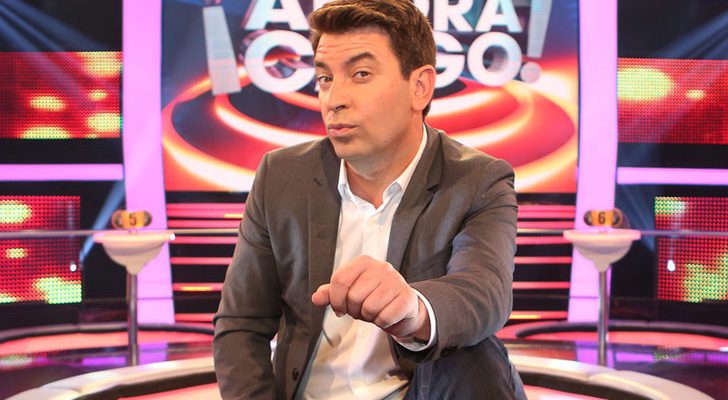 Arturo Vals acoge a diez concursantes de 'Tu cara no me suena todavía'