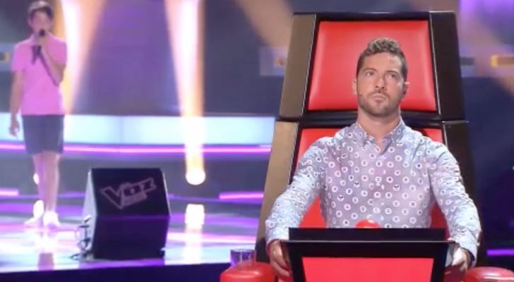 David Bisbal escuchando a Rodrigo en 'La Voz Kids'