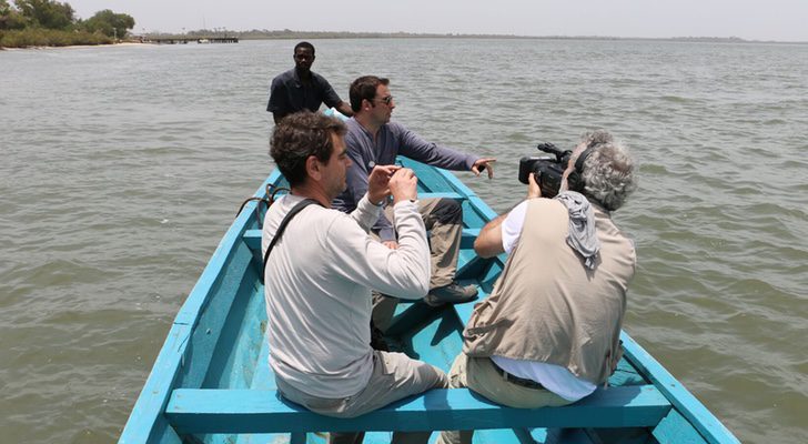 Paco Jiménez a bordo de una patera en Senegal