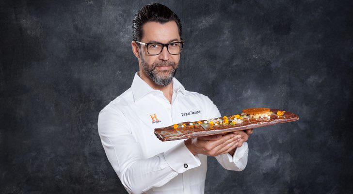 Quique Dacosta con sus ingredientes