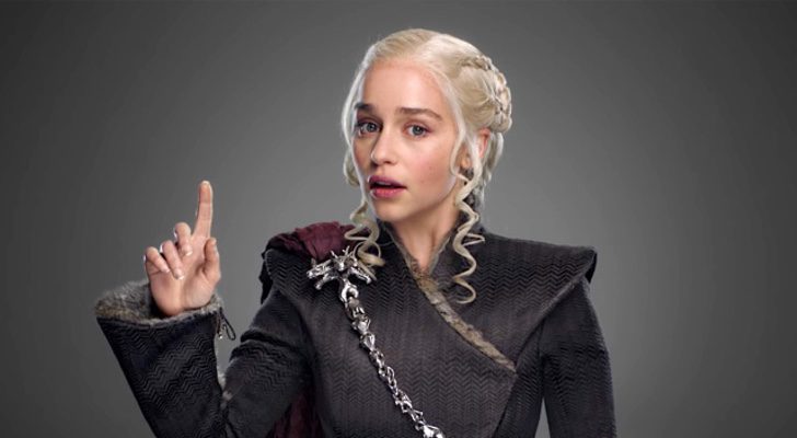  Emilia Clarke (Daenerys Targaryen) en el video promocional de HBO 