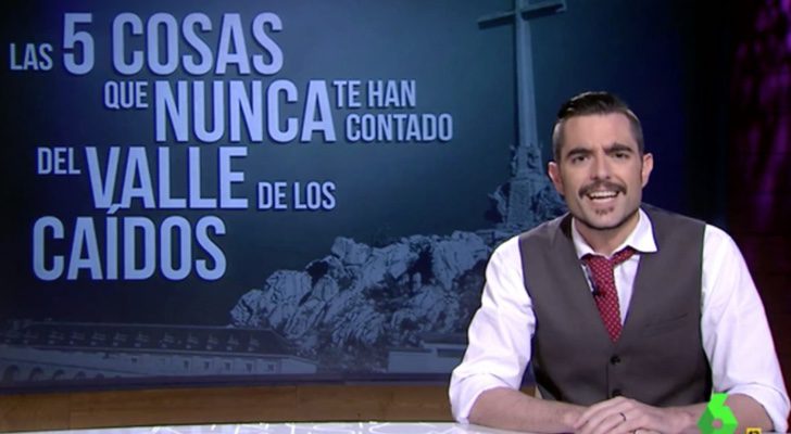 Dani Mateo al hacer su comentario sobre el Valle de los Caídos