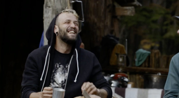 David tuvo un sueño erótico con Jo en el segundo episodio de 'El Puente'