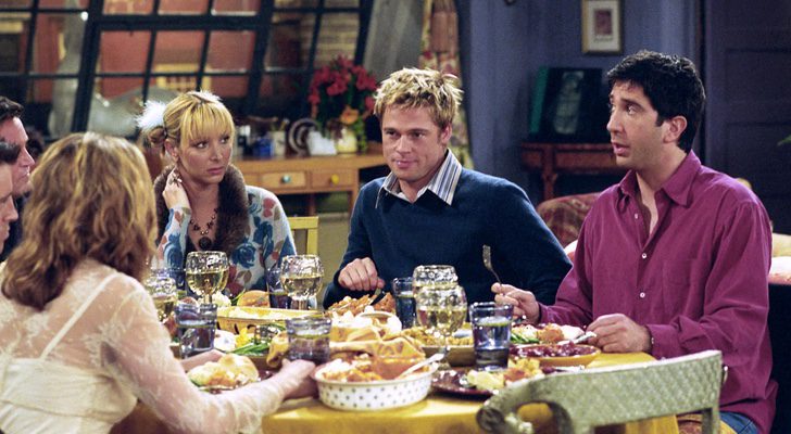 Aprovechando su romance con Jennifer Aniston, Brad Pitt se dejó ver por 'Friends'