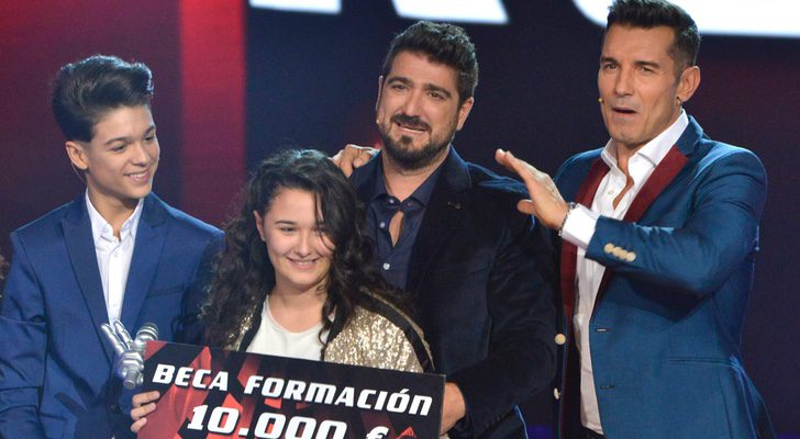 Rocío, ganadora de 'La Voz Kids 3' junto a Antonio Orozco y Jesús Vázquez