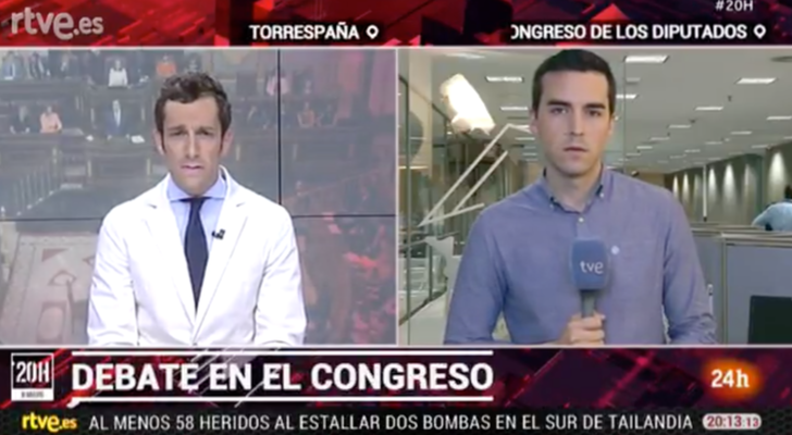 Álvaro Zancajo con su peculiar chaqueta en 'Canal 24 Horas'
