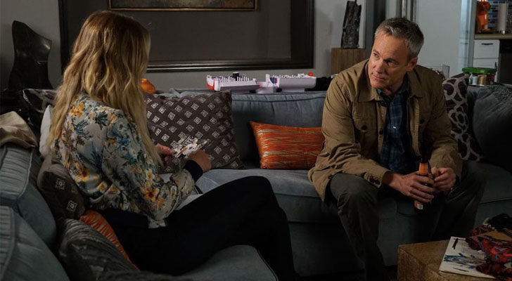 Ted habla con Hanna en &#39;Pretty Little Liars&#39;