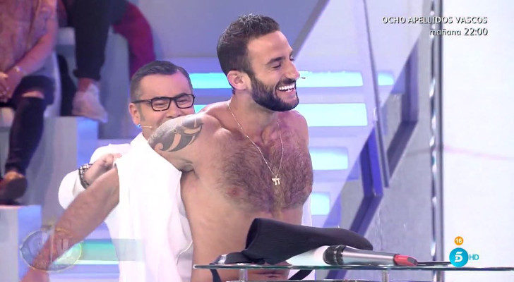 El tonteo entre el concursante y el presentador