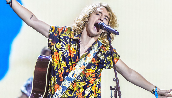 Manel Navarro en su actuación en Eurovisión 2017