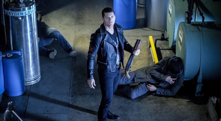 'Arrow' 5x21 Recap: "Honor Thy Fathers"