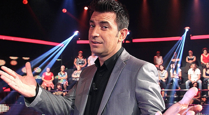 Arturo Valls en el plató de 'Ahora caigo'