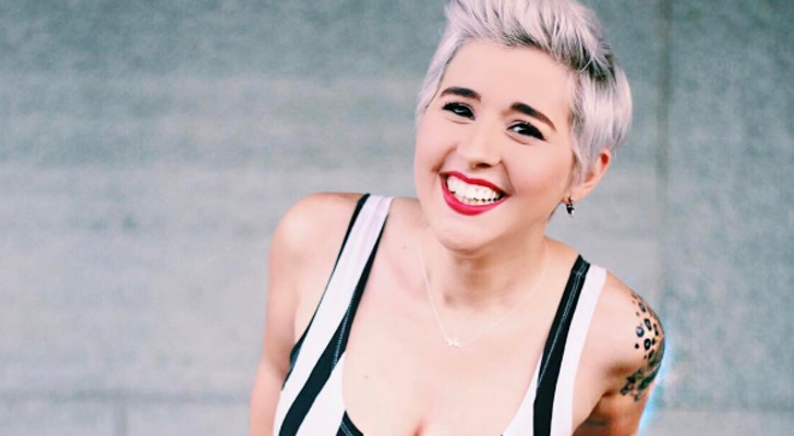 La colaboradora, ahora también presentadora solidaria