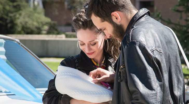 Carlos y Karina empiezan a hacer vida de pareja en el episodio final de 'Cuéntame'
