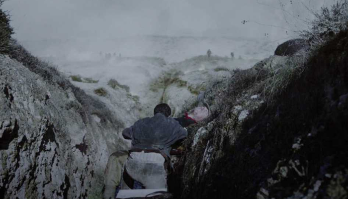 Imagen de la escena final de Julián en la serie