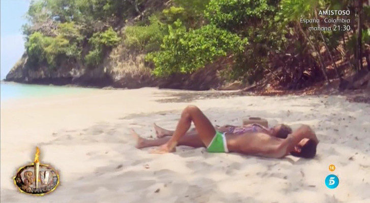 Gloria Camila y Kiko a solas en la playa