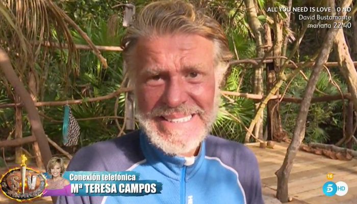 Bigote Arrocet, visiblemente emocionado al hablar con María Teresa Campos