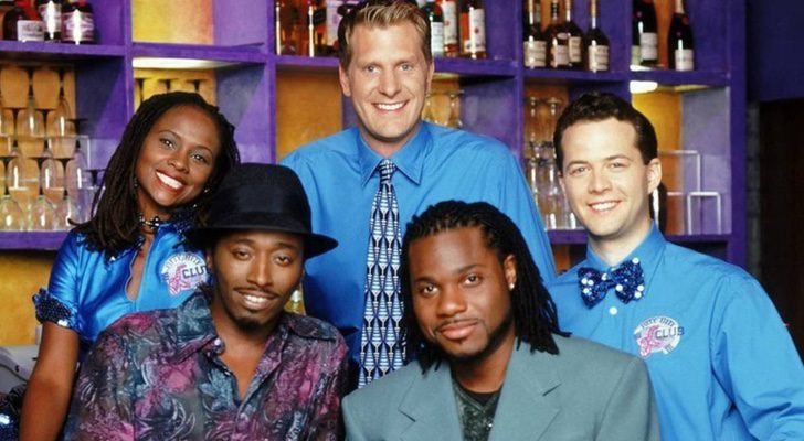 'Malcolm & Eddie' eran dos jóvenes que compartían piso y un bar, por donde pasaban personajes muy variopintos