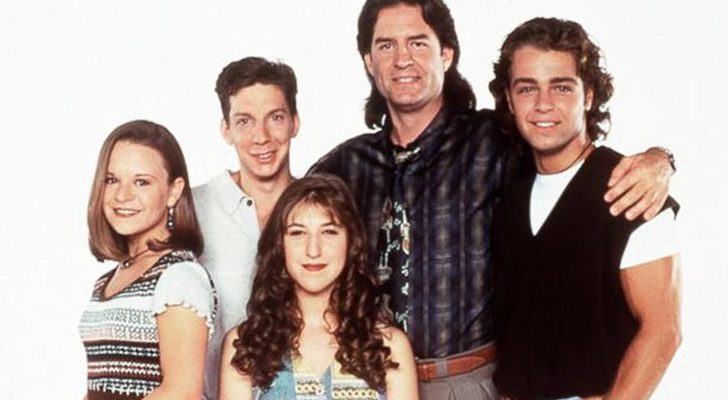 'Blossom', protagonizada por Mayim Bialik, mostraba las preocupaciones de una adolescente que vivía con su padre y dos hermanos