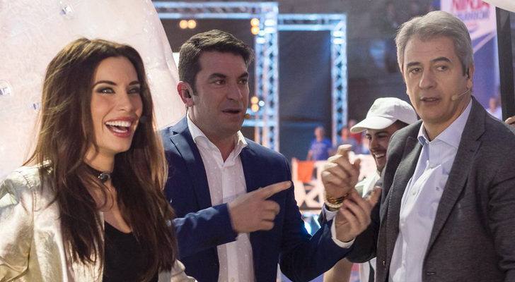Pilar Rubio, Arturo Valls y Manolo Lama en 'Ninja Warrior'