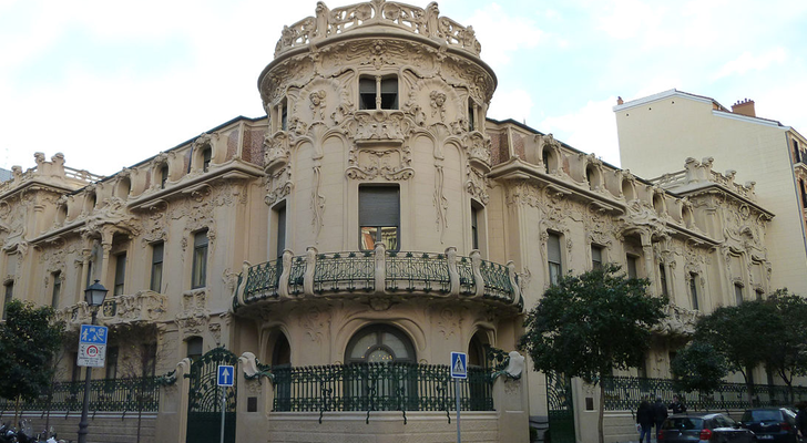 La policía registra la sede de la SGAE en Madrid