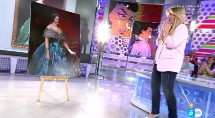 Carlota Corredera se sorprende al ver su cuadro en 'Sálvame'