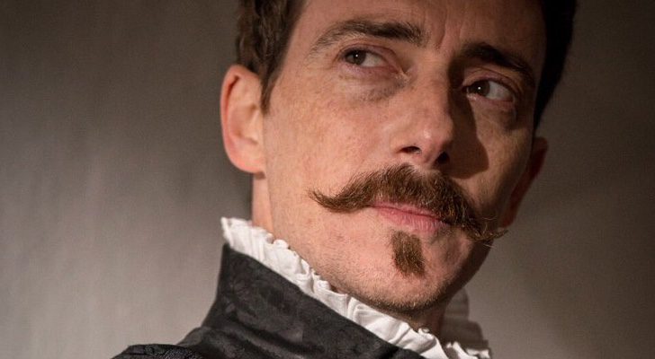 Víctor Clavijo en una escena de 'Carlos, rey emperador'